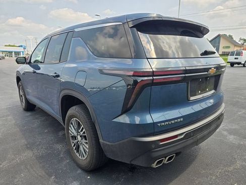 Used 2024 Chevrolet Traverse LS w/ LPO, Floor Liner Package FWD image 5