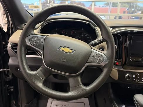 Used 2022 Chevrolet Traverse LS AWD/4WD image 25