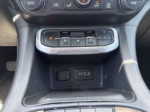 Used 2023 GMC Acadia SLE w/ Driver Convenience Package AWD/4WD image 17