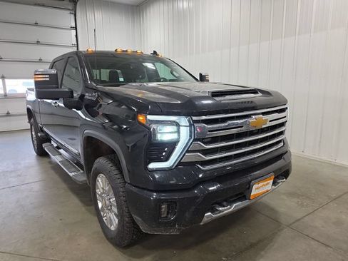 Used 2024 Chevrolet Silverado 3500 High Country w/ High Country Premium Package AWD/4WD image 2