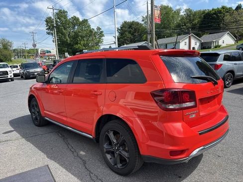 Used 2019 Dodge Journey Crossroad FWD image 4