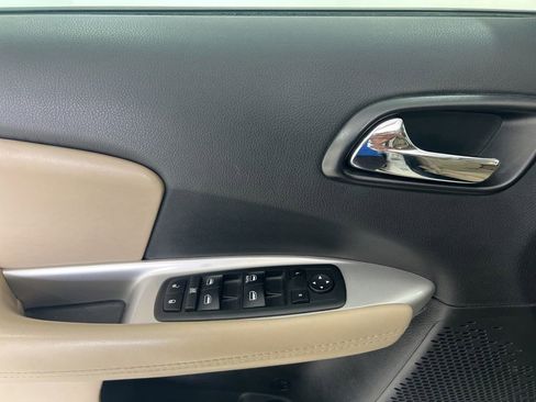Used 2017 Dodge Journey SXT FWD image 19