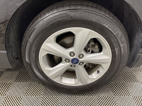 Used 2018 Ford Edge SE image 35