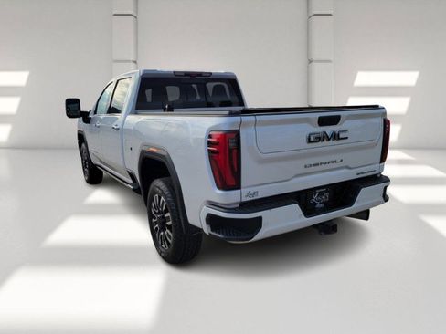 Used 2024 GMC Sierra 2500 Denali Ultimate image 5