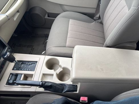 Used 2010 Jeep Liberty Sport image 27