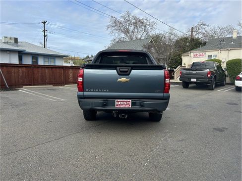 Used 2011 Chevrolet Avalanche LS image 4