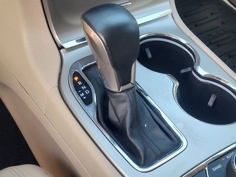 Used 2017 Jeep Grand Cherokee Limited w/ Luxury Group II AWD/4WD image 19