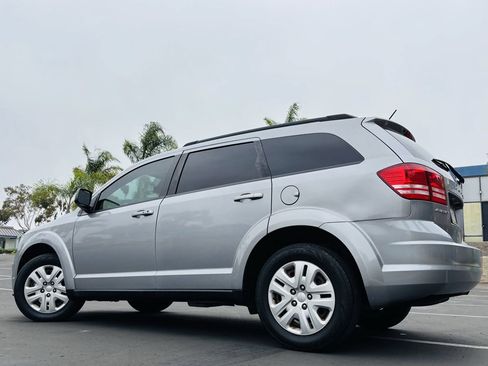 Used 2016 Dodge Journey SE w/ Flexible Seating Group FWD image 2