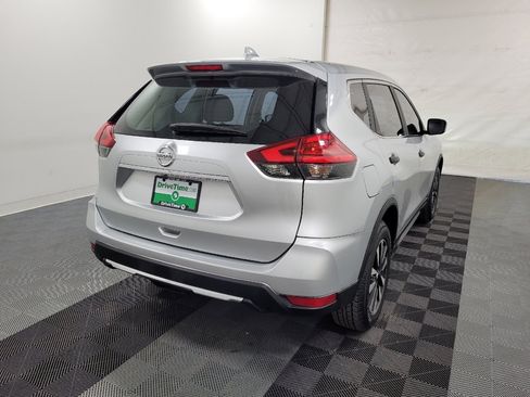 Used 2017 Nissan Rogue S AWD/4WD image 9