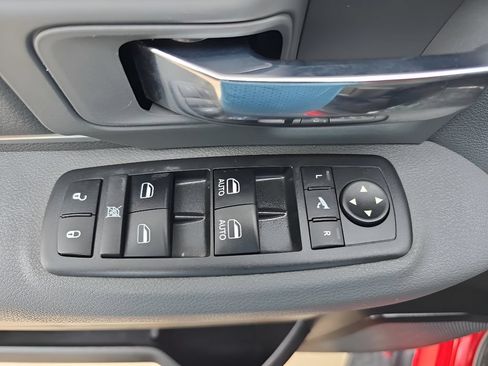 Used 2018 RAM 2500 SLT w/ Luxury Group AWD/4WD image 36