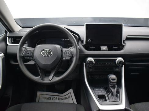 Used 2025 Toyota RAV4 XLE AWD/4WD image 14