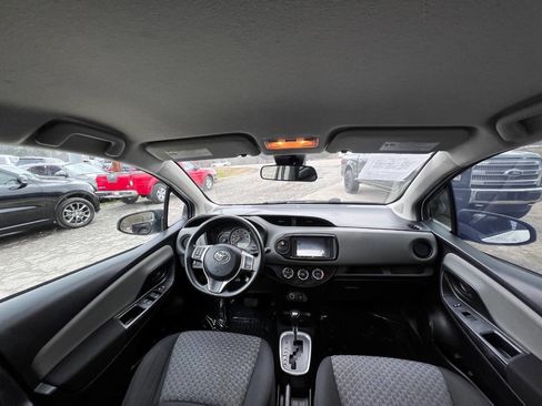 Used 2017 Toyota Yaris L image 12