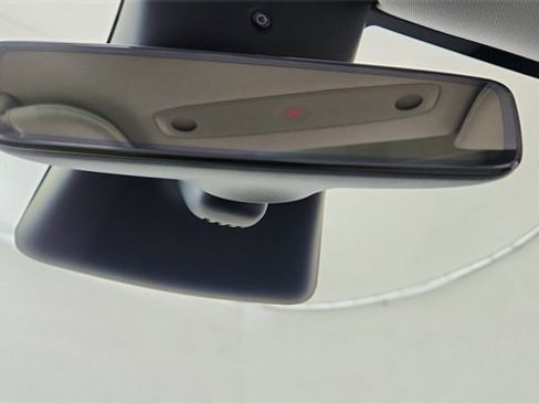 Used 2026 Tesla Model Y Long Range image 51