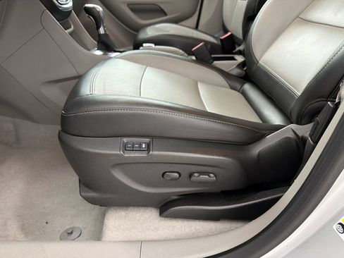 Used 2015 Buick Encore Leather FWD image 13
