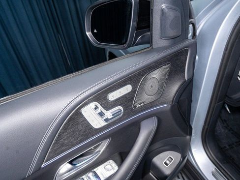 New 2026 Mercedes-Benz GLS 580 4MATIC image 12