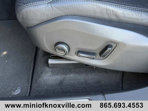 Used 2024 Volvo XC60 B5 Plus image 11