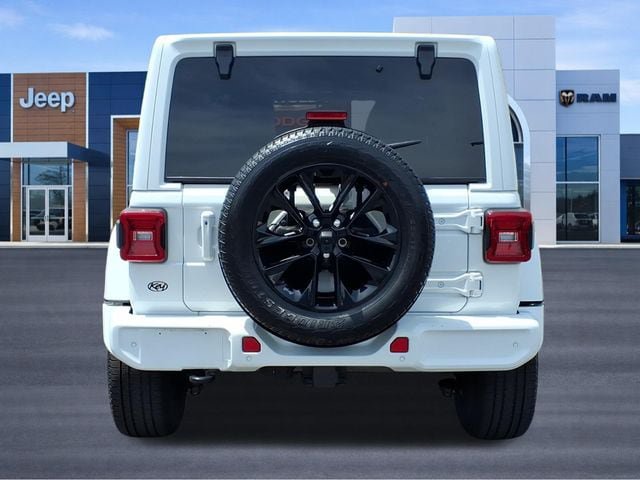 Used 2021 Jeep Wrangler Unlimited Sahara AWD/4WD image 4