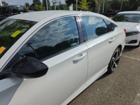 Used 2022 Honda Accord Sport image 7