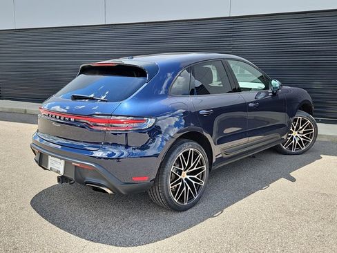 Certified 2023 Porsche Macan AWD/4WD image 9