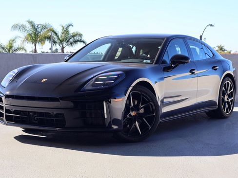 New 2026 Porsche Panamera image 1