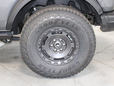 New 2025 Ford Bronco Badlands w/ Sasquatch Package image 17