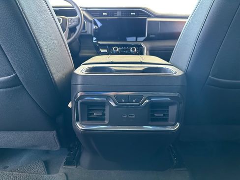 Used 2025 GMC Sierra 1500 Denali AWD/4WD image 10