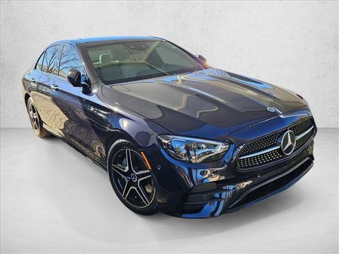 Used 2022 Mercedes-Benz E 350 4MATIC Sedan image 3