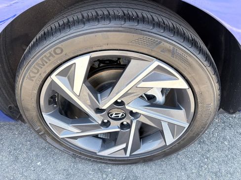 Used 2025 Hyundai Elantra Sport FWD image 26