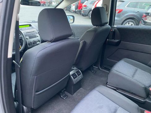 Used 2010 MAZDA MAZDA5 Sport image 18
