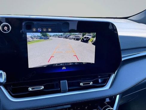 Used 2026 Chevrolet Equinox LT AWD/4WD image 14