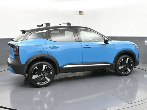 New 2026 Nissan Kicks SR FWD image 3