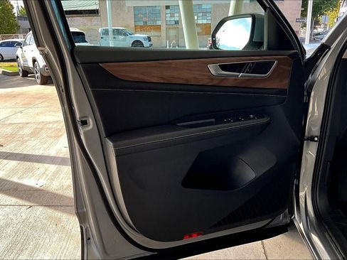 New 2026 Volkswagen Atlas SE image 27