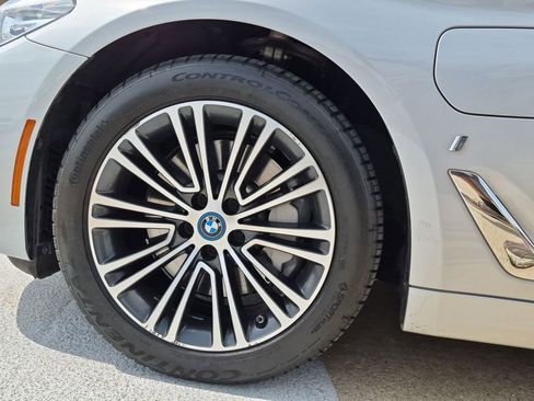 Used 2019 BMW 530e xDrive w/ Convenience Package AWD/4WD image 23