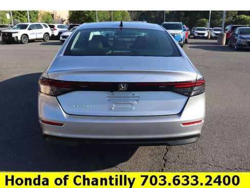 Used 2025 Honda Accord SE image 6