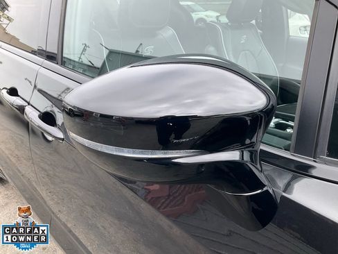 Used 2023 Chrysler Pacifica Limited w/ Uconnect Theater Family Group FWD image 86