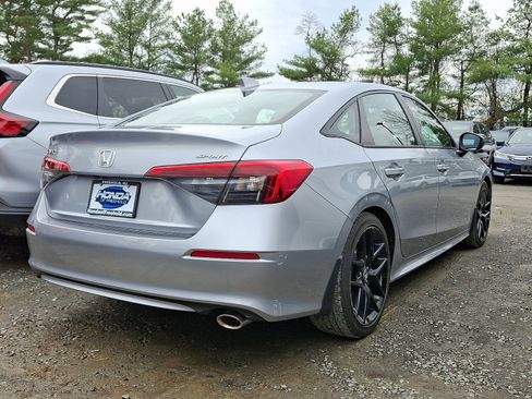 Used 2023 Honda Civic Sport image 4