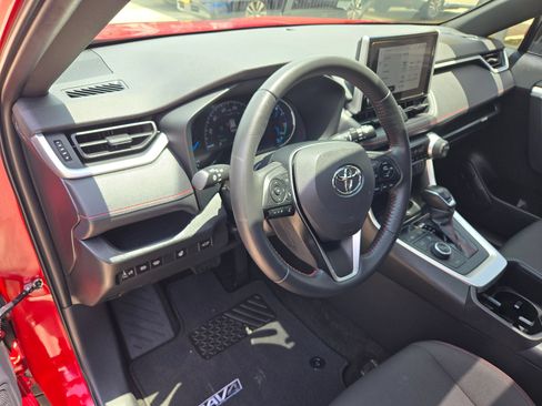 Used 2024 Toyota RAV4 SE w/ Weather & Moonroof Package AWD/4WD image 11