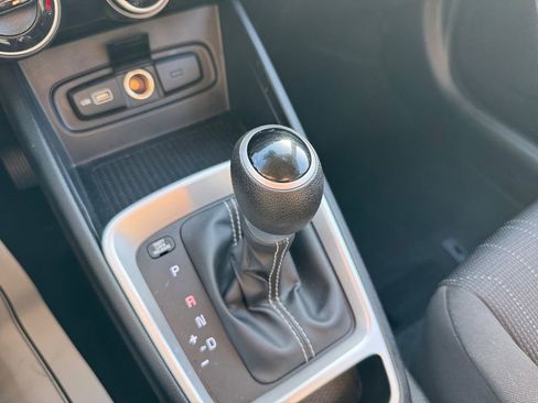 Used 2022 Hyundai Venue SE w/ Cargo Package image 28