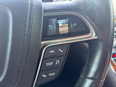 Used 2017 Lincoln Continental Reserve FWD image 23