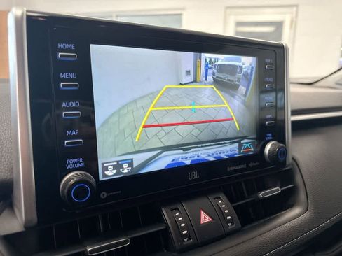 Used 2020 Toyota RAV4 Limited image 31