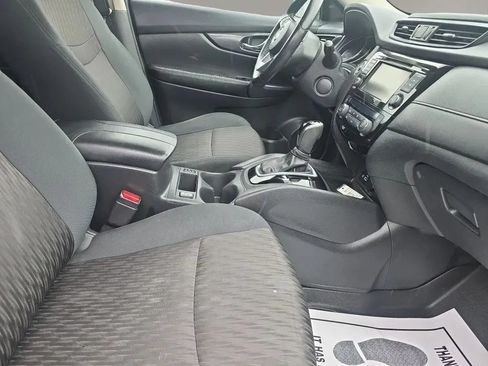 Used 2018 Nissan Rogue SV w/ Premium Package AWD/4WD image 12