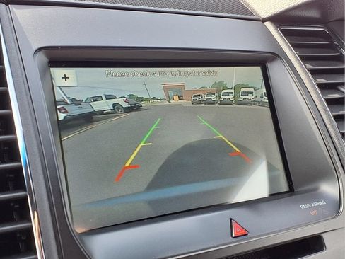 Used 2018 Ford Taurus SEL w/ Equipment Group 201A FWD image 18