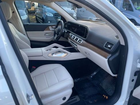 Certified 2022 Mercedes-Benz GLS 450 4MATIC image 31