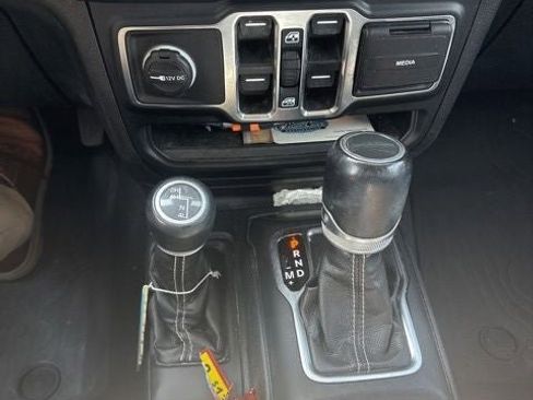 Used 2020 Jeep Gladiator Overland AWD/4WD image 15