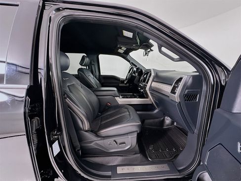 Used 2022 Ford F350 Platinum w/ FX4 Off-Road Package image 31