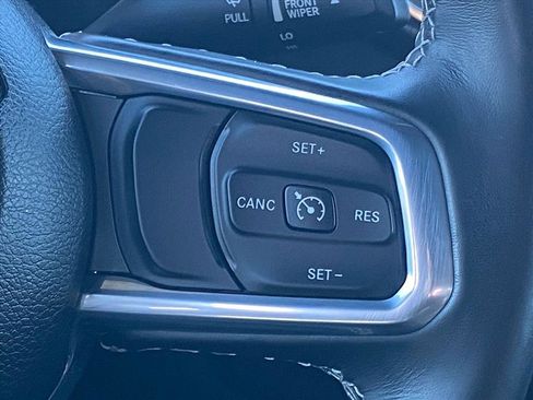 Used 2022 Jeep Wrangler Unlimited Sahara w/ Cold Weather Group image 9