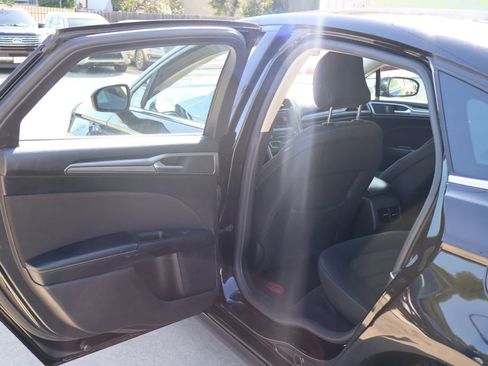 Used 2019 Ford Fusion SE AWD/4WD image 21