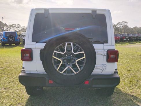 Certified 2024 Jeep Wrangler Sahara image 6