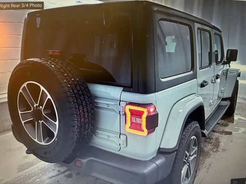 Used 2023 Jeep Wrangler Unlimited Sahara w/ LED Lighting Group AWD/4WD image 3