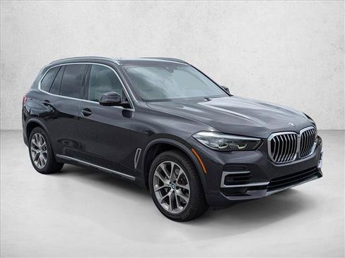 Used 2022 BMW X5 sDrive40i w/ Premium Package RWD image 3